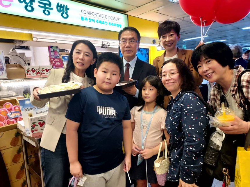 台南農特產品快閃首爾地鐵商圈  黃偉哲邀韓國民眾品味台...