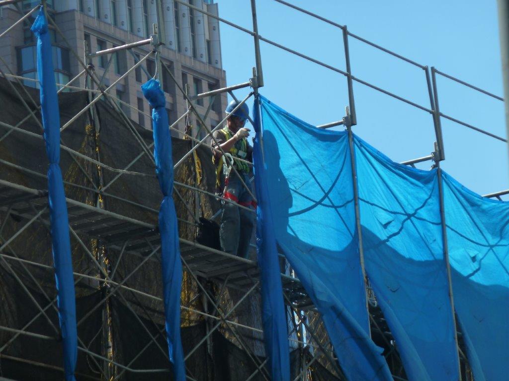 強颱巴威來勢洶洶　勞工局籲營建工地落實防颱整備