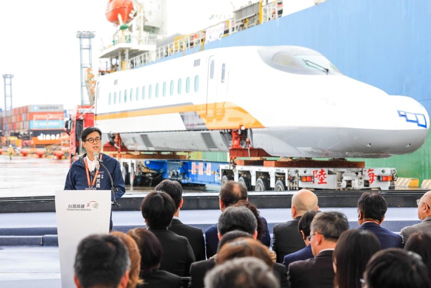 高鐵N700ST新車抵台  陳其邁：見證城市轉型蛻變 深化台日情誼