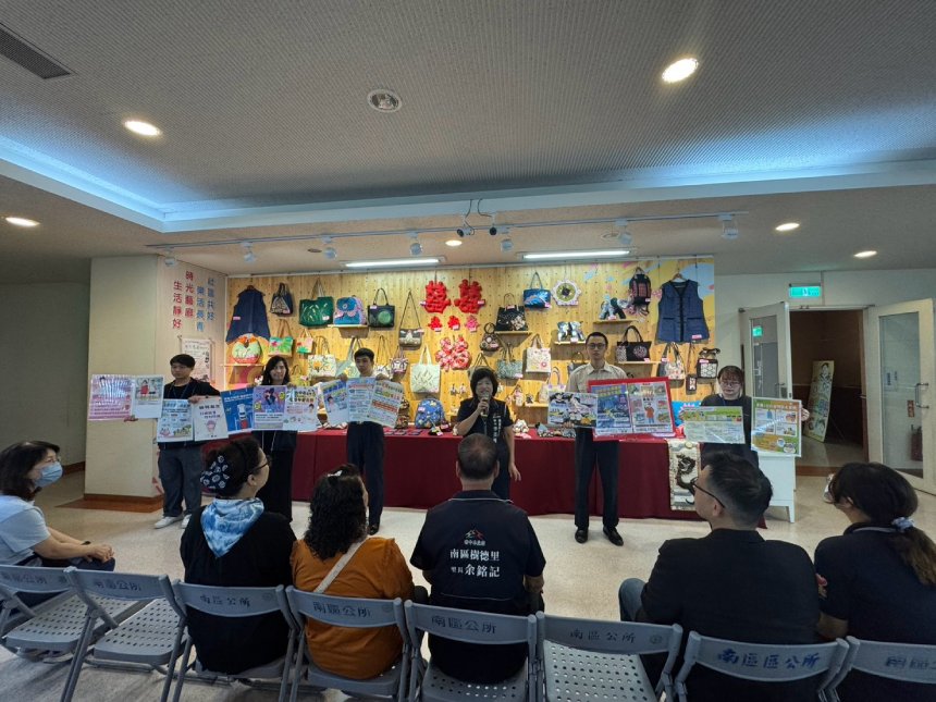 激發銀髮創意布可思藝！  南區長青學苑和風拼布班藝展夠酷