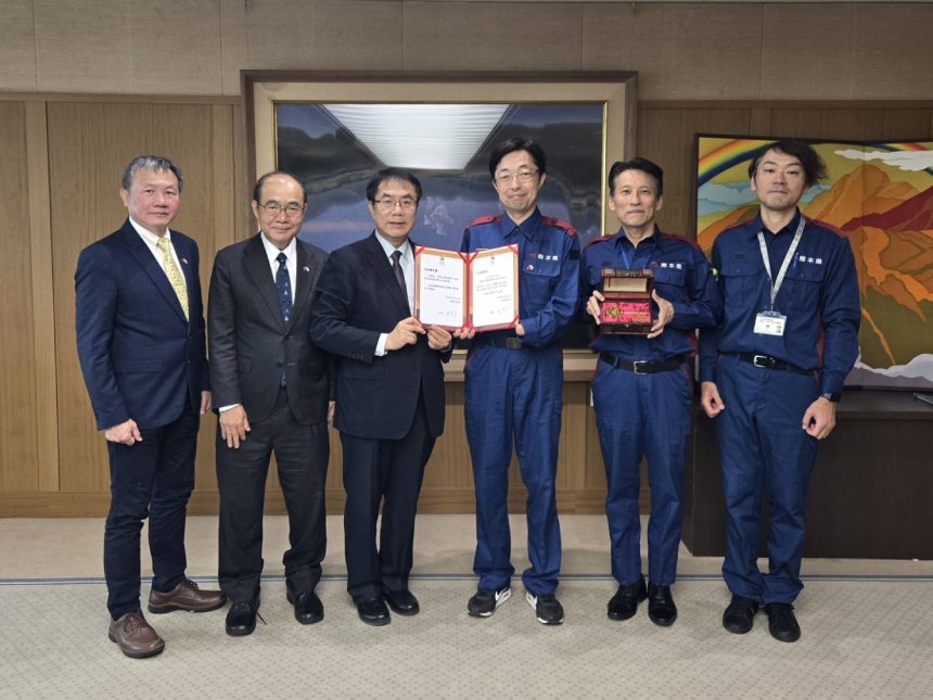 台南市民為熊本加油  黃偉哲轉交震災募款深化台日互助情...