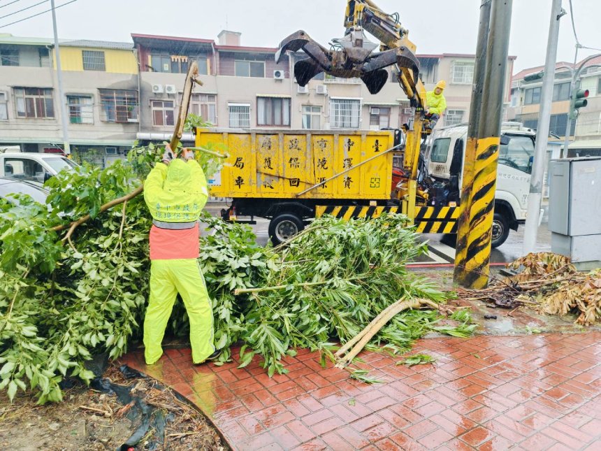 展現新時代政府效能  台中跨局處動員災後清整不停歇